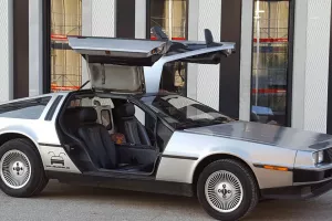 delorean zeitmaschine in real life fluegeltuerent
